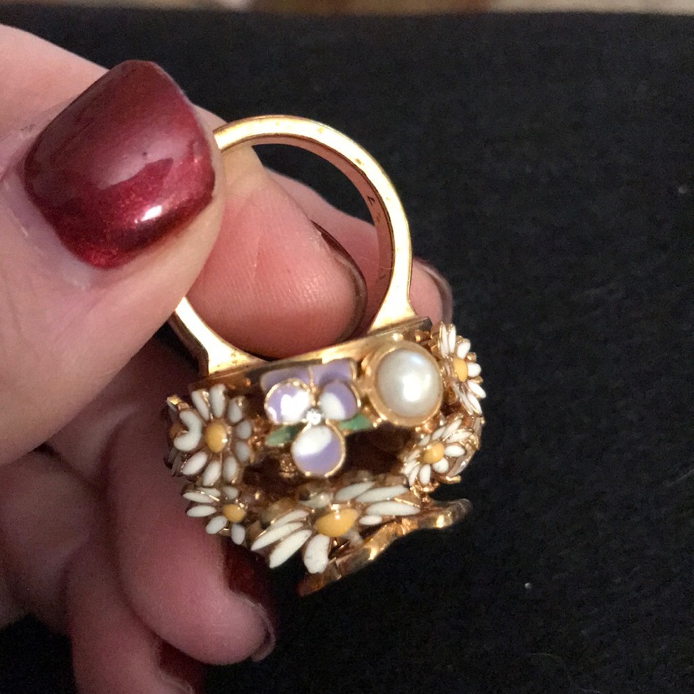 Size 7 gold tone Juicy Couture ring - Picture 5 of 8